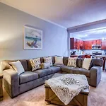 Large 3 Bd Penthouse 2012 In Laketown, Great Views And Amenities!