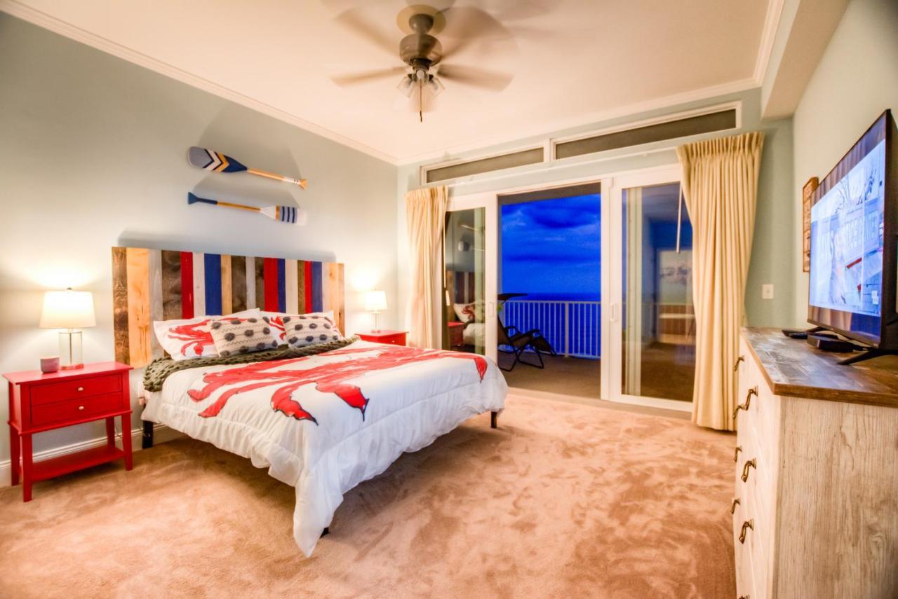 Large 3 Bd Penthouse 2012 In Laketown, Great Views And Amenities! Holiday home