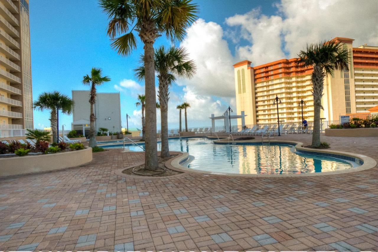 Large 3 Bd Penthouse 2012 In Laketown, Great Views And Amenities! Holiday home *