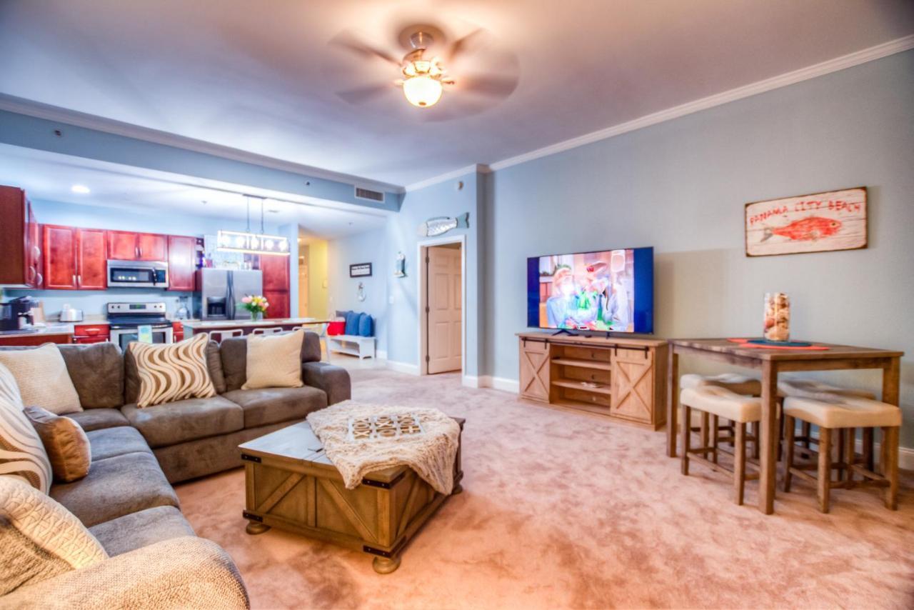 Holiday home Large 3 Bd Penthouse 2012 In Laketown, Great Views And Amenities! *