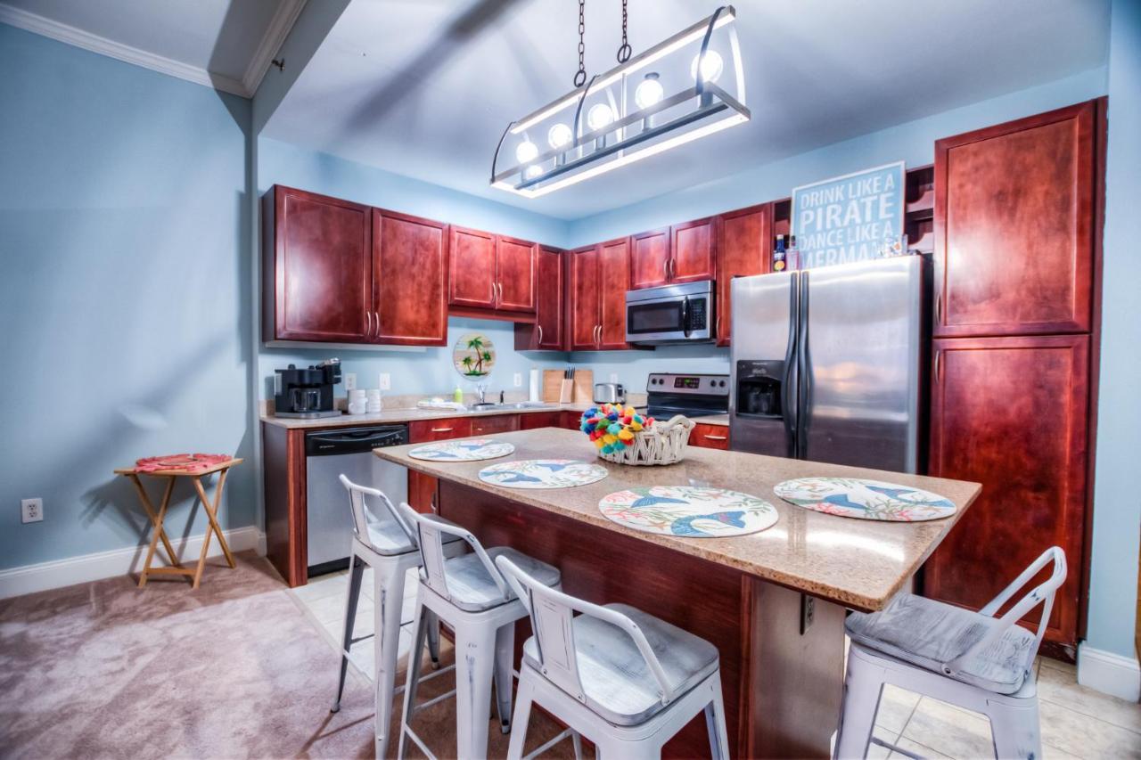 Large 3 Bd Penthouse 2012 In Laketown, Great Views And Amenities! * Panama City Beach