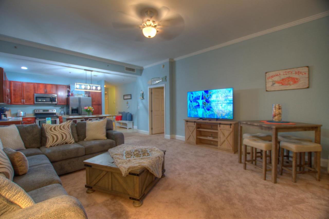Holiday home Large 3 Bd Penthouse 2012 In Laketown, Great Views And Amenities!