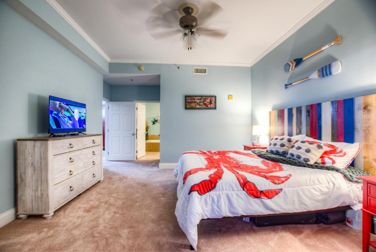 Holiday home Large 3 Bd Penthouse 2012 In Laketown, Great Views And Amenities!