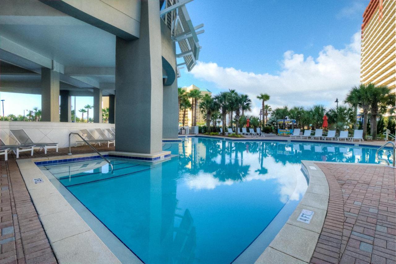 Large 3 Bd Penthouse 2012 In Laketown, Great Views And Amenities! Holiday home