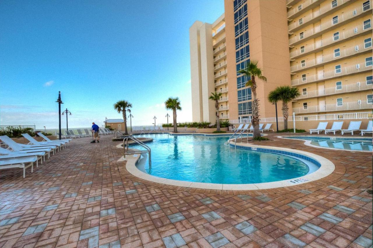 Large 3 Bd Penthouse 2012 In Laketown, Great Views And Amenities!