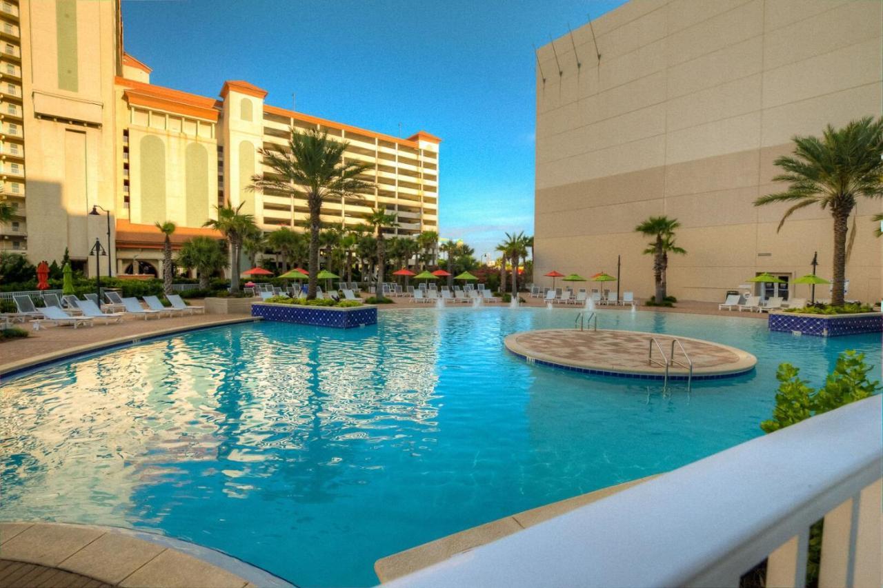 Large 3 Bd Penthouse 2012 In Laketown, Great Views And Amenities! Holiday home