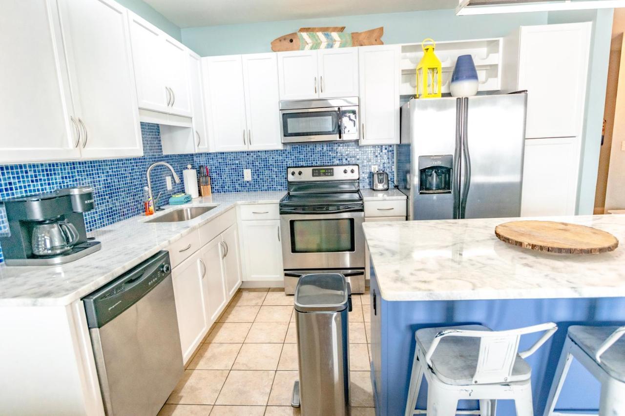 Large 3 Bd Penthouse 2012 In Laketown, Great Views And Amenities! * Panama City Beach
